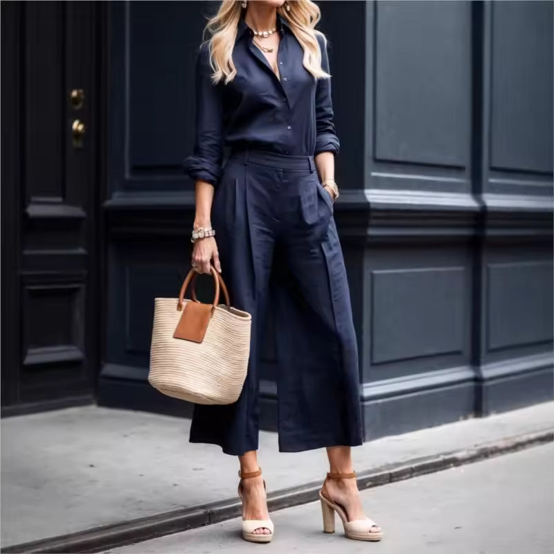 Conjunto Abril Milán de Vega Madrid, ropa elegante para mujer en estilo moderno, en tonos neutros, vista frontal en imagen.