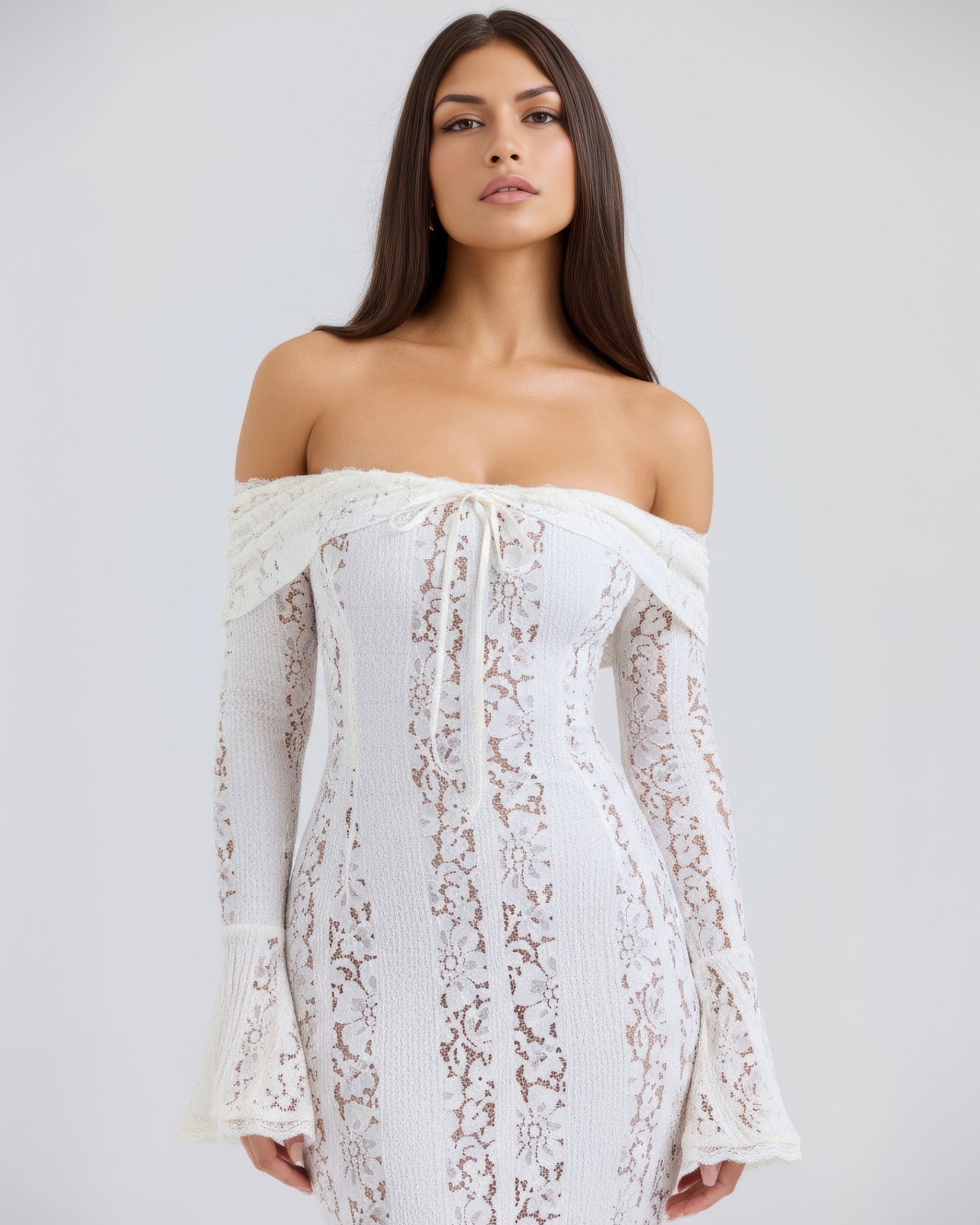 Vestido largo elegante Alessandra de Vega Madrid con diseño sofisticado y detalles en tonos topacio en la parte superior.