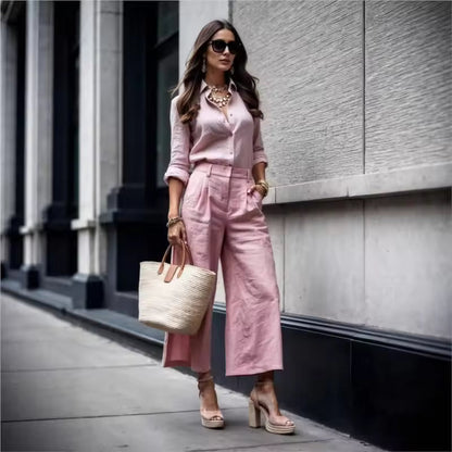 Conjunto Abril Milán de Vega Madrid en color gris, con top y pantalones elegantes, ideal para looks modernos y cómodos.