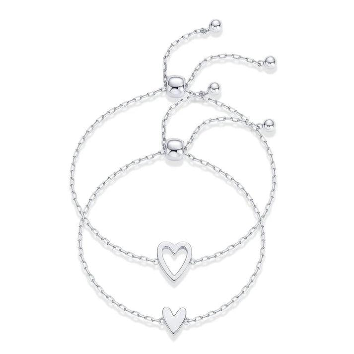Pulsera Adelaida de Vega Madrid con corazones a juego, diseño elegante y romántico en plata brillante.