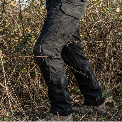 Pantalón cargó con rodilleras