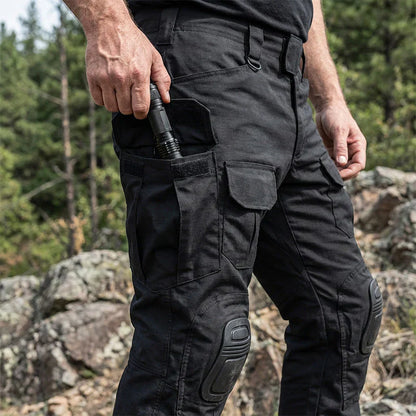 Pantalón cargó con rodilleras
