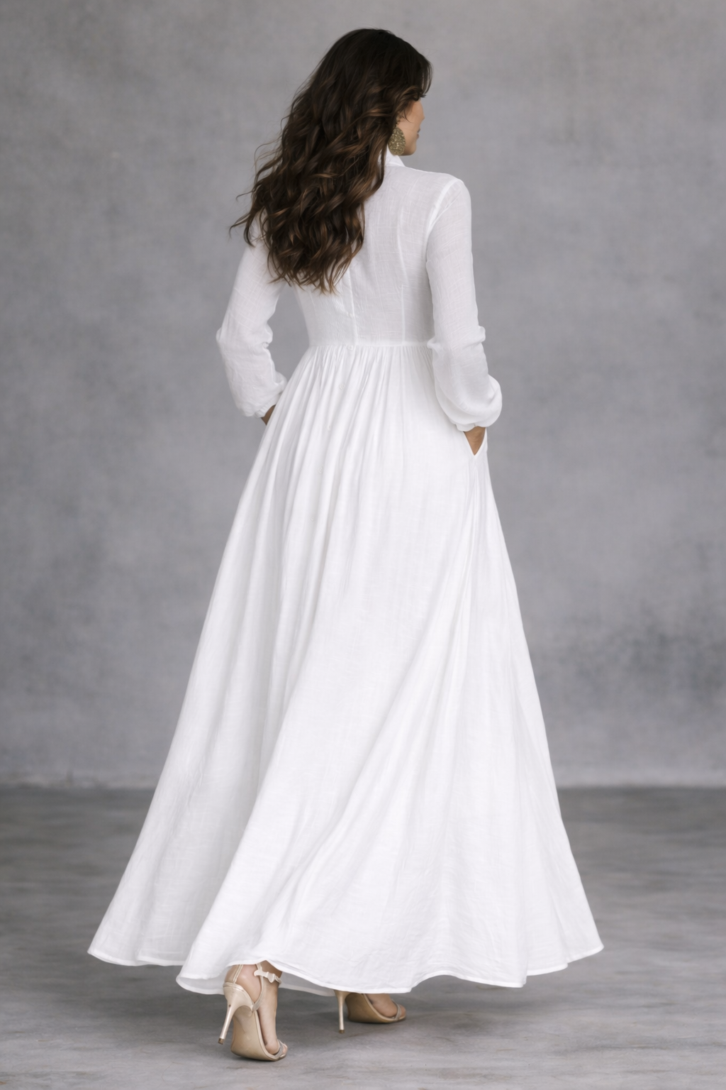 Andrea | Vestido Blanco Elegante con Escote en V y Manga Larga - Vega Madrid